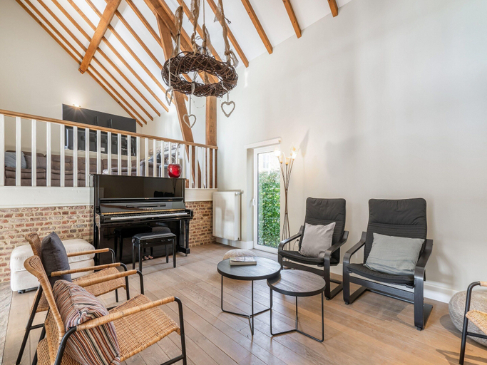 Living room 5, Luxury Retreat With Furry Friends, Limburg