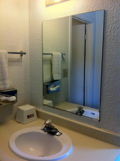 Bathroom 2, National 9 Inn Sand Canyon, Montezuma