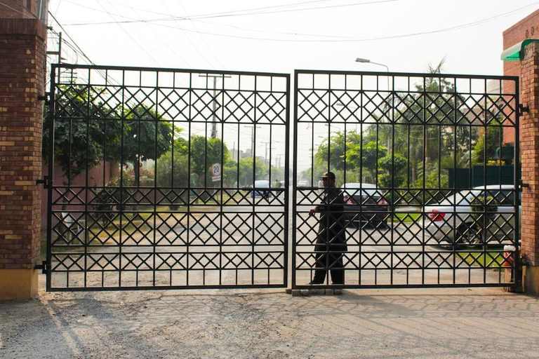 Others 4, Lahore Guest House, Lahore