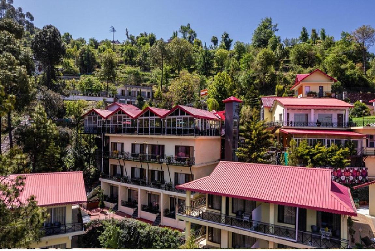 Exterior & Views