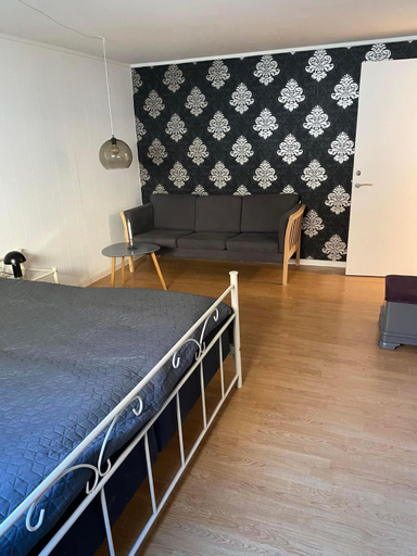 Others 4, Bed minus breakfast Den hyggelige kælder, Guldborgsund