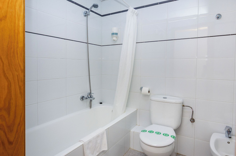 Bathroom 5, Medes II , Girona