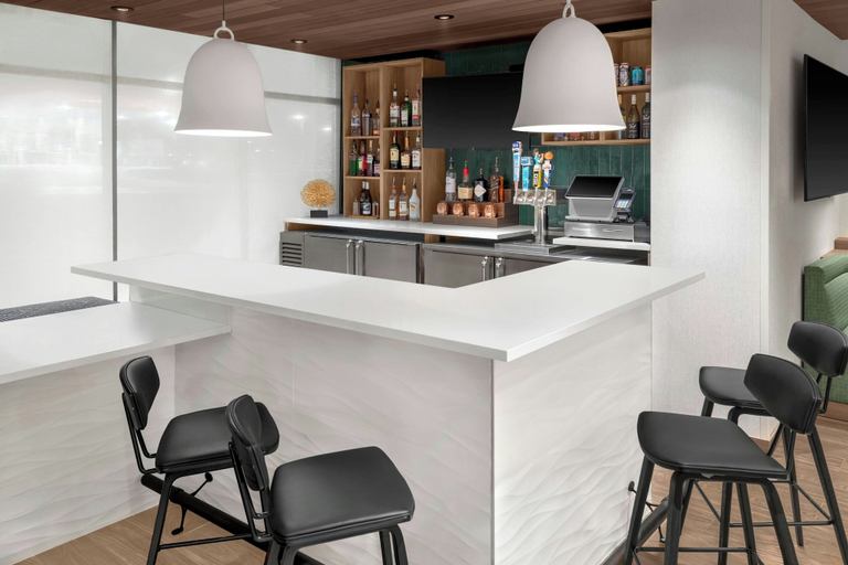Food & Drinks 4, Fairfield Inn & Suites by Marriott® Norwalk Des Moines, Warren