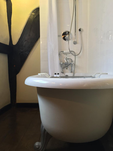 Bathroom 3, 더 크라운 인, Surrey
