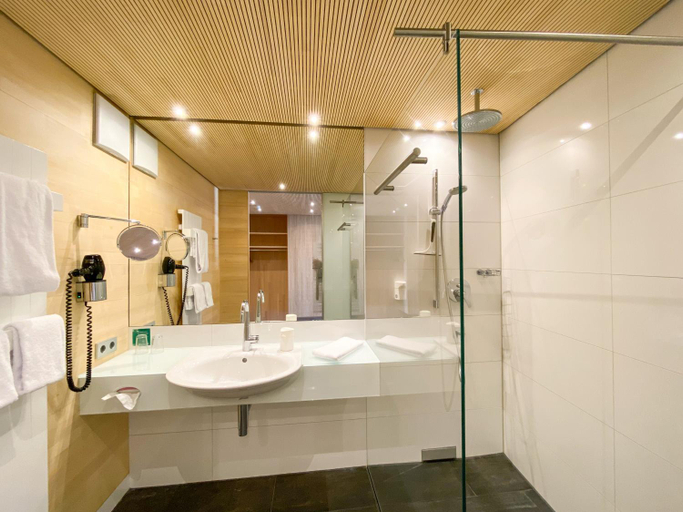 Bathroom 3, Berggasthof Höchsten, Bodenseekreis