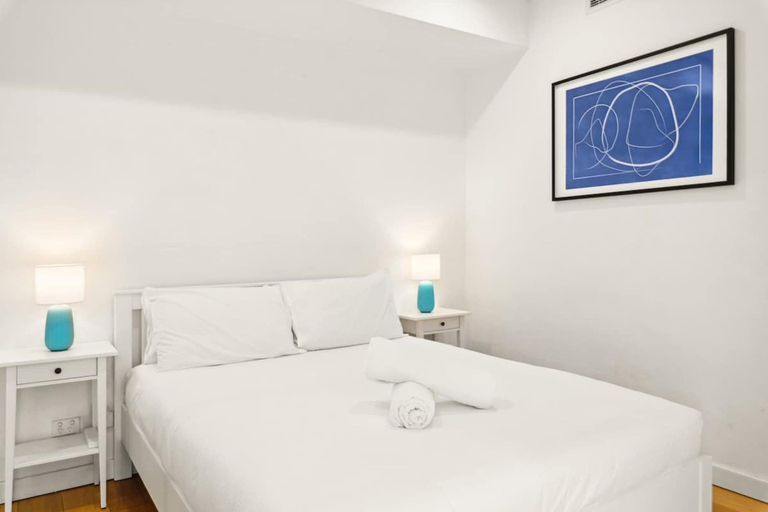 Room 5, Central Art-deco 1bed With Balcony Aircon, Sydney