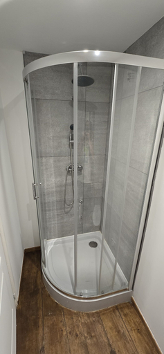 Bathroom 3, Pyrenean Pursuits, Ariège