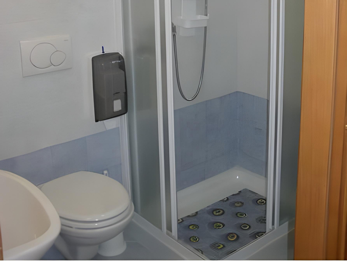 Bathroom 2, Hotel Tizian Beach, Venezia