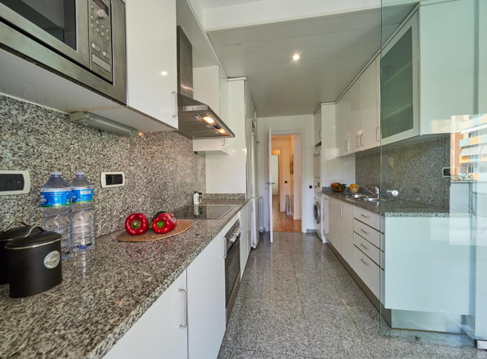 Others 4, Vila Olimpica Pool Suites, Barcelona