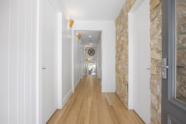 Room 4, Saltwood Coastal Hamptons Luxe With Pool, Melbourne