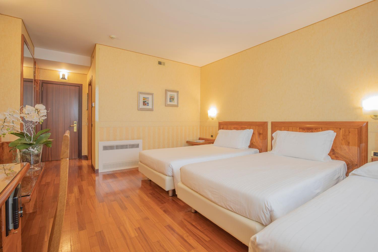 Bedroom 3, Montresor Hotel Tower, Verona
