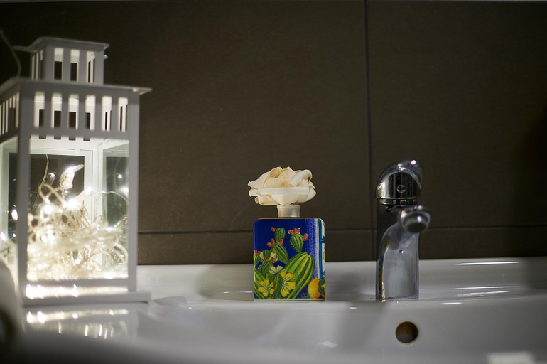 Bathroom 5, Alisei Palace Hotel, Rimini