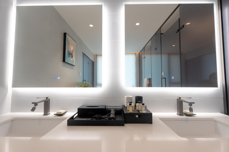 Bathroom 5, One Riviera Hotel and Residences, Vientiane