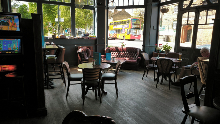 Food & Drinks 5, OYO The Kilburn Arms, London