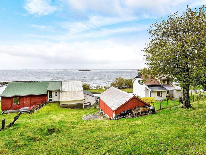 Exterior 2, 6 Person Holiday Home in Midsund, Midsund