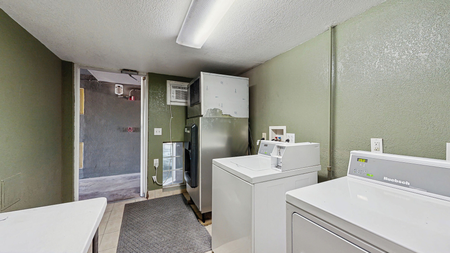 Bathroom 5, Quality Inn Van Horn, Culberson