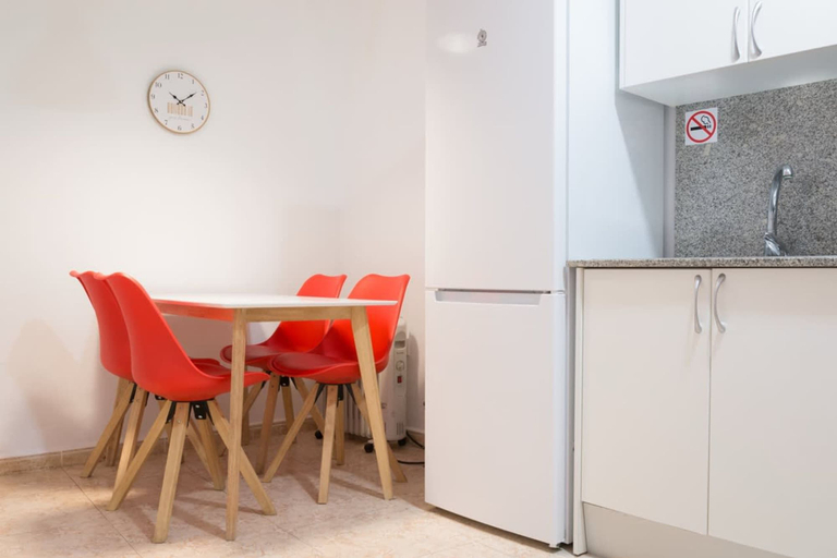 Room 3, Merceria 3 by Unik Tarragona, Tarragona