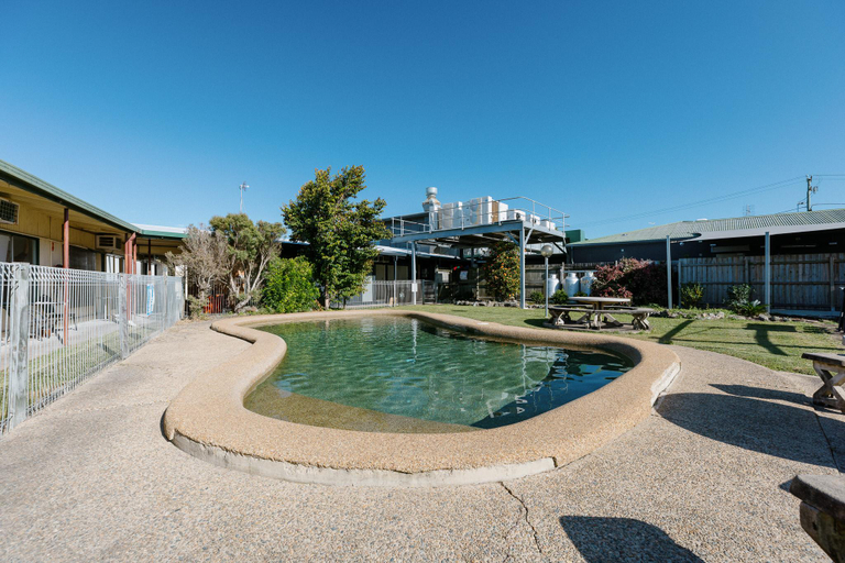 Sport & Beauty, Boomerang Motor Hotel, Mackay - Pt A