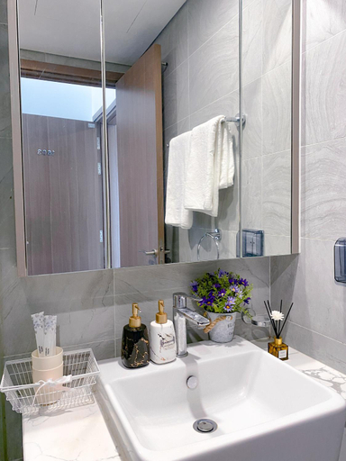 Bathroom 4, Flower Apartment Vinhomes Ocean Park Ha Noi, Gia Lâm