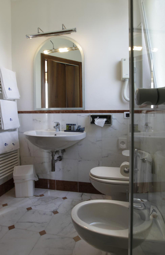 Bathroom 3, Le Ville Relais, La Spezia