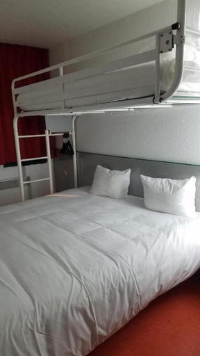 Bedroom 5, Premiere Classe Brive La Gaillarde Ouest, Corrèze
