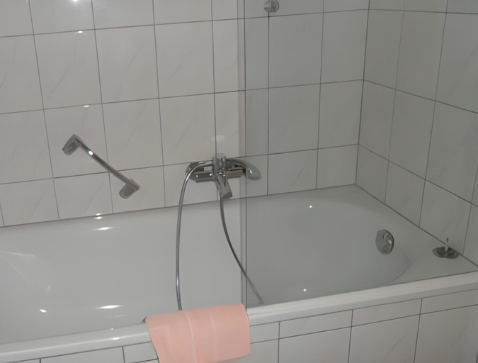 Bathroom 2, Hotel Eigelstein, Köln