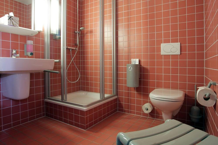 Bathroom 3, Hotel Rugenblick, Vorpommern-Rügen