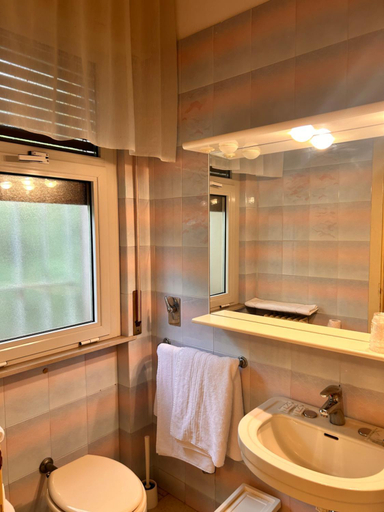 Bathroom 3, Hotel Moderno, Udine