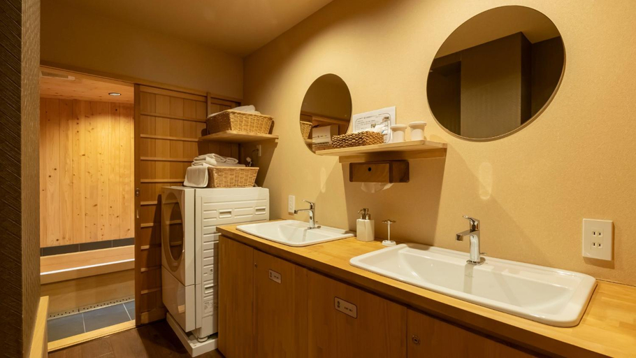 Bathroom 4, 京一軒町家 染 SEN 七条花畑 Shichijo-Hanabatake, Kyoto