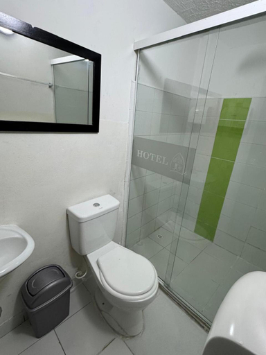 Bathroom, Hotel JC 43, Medellín