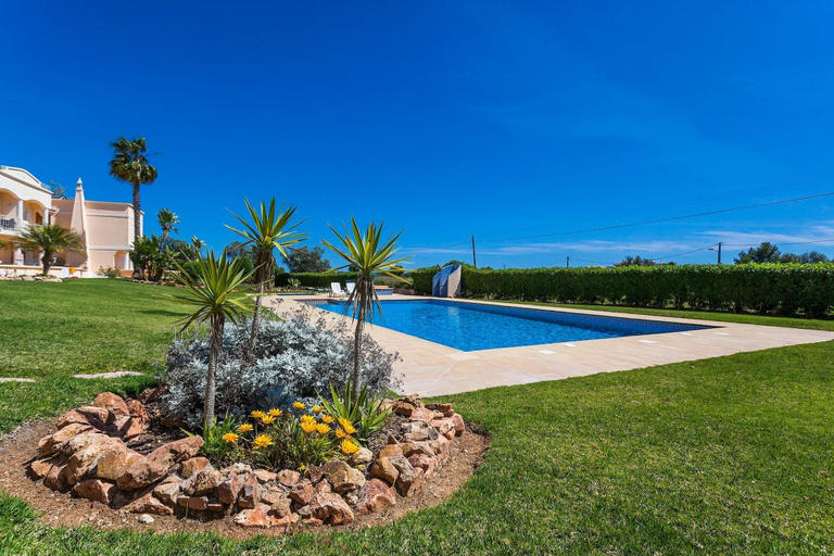 Room 3, 10 Marinha Two Bed Apt At Award Wining Beach, Lagoa