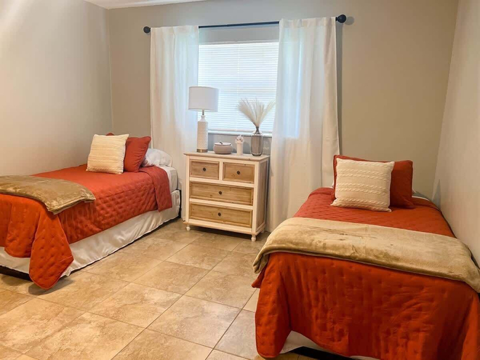 Bedroom 3, Cozy 2 Bedroom Home, Dade City! #2, Pasco