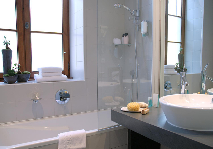 Bathroom 3, Hotel du Palais de l'Isle, Haute-Savoie