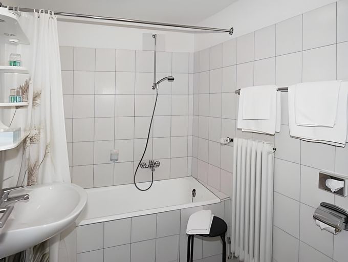 Bathroom 3, Luttje Burg, Plön