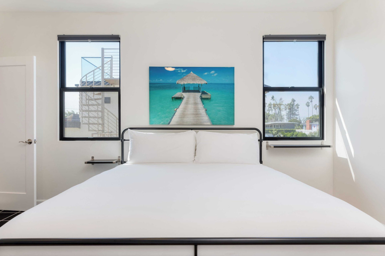 Bedroom 2, Catamaran by Avantstay 50ft to Beach + Views, San Diego