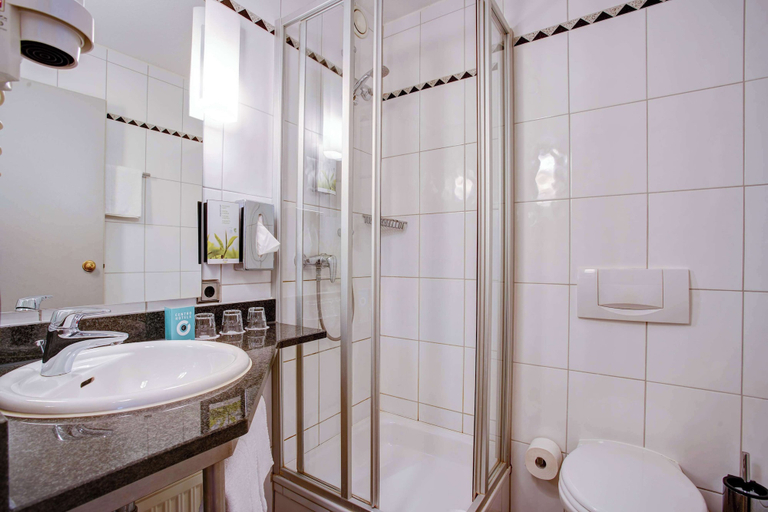Bathroom 5, Hotel Noris City Nürnberg, Nürnberg