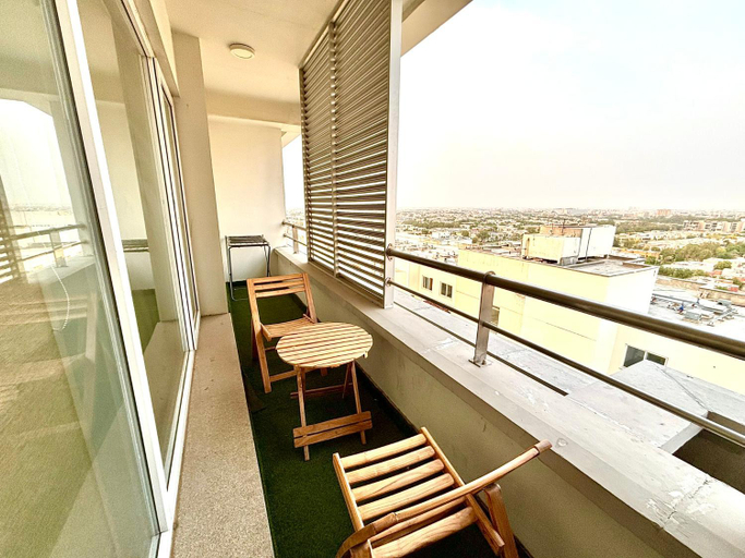 Others 2, LUX @ Penta Square DHA, Lahore