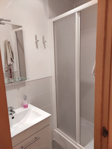 Room 4, Merceria 3 by Unik Tarragona, Tarragona