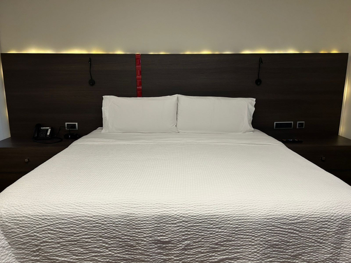 Bedroom 5, Holiday Inn Express MEXICO AEROPUERTO by IHG, Mexico City