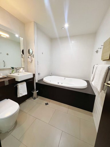 Bathroom 3, Quality Inn Heritage On Lydiard, Ballarat - Central