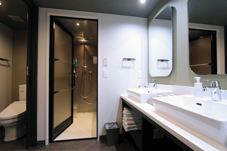 Bathroom 4, MIMARU Kyoto Karasuma Oike North, Kyoto