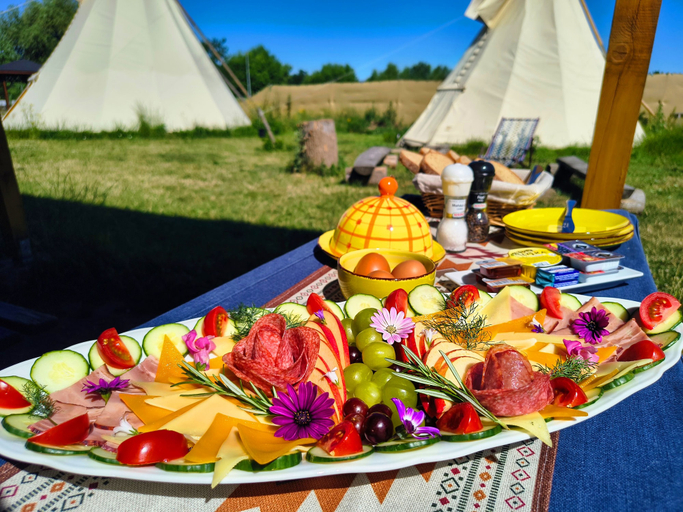 Food & Drinks 4, Teepee Camp Lounky, Litoměřice