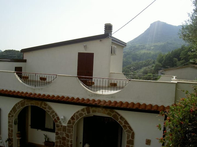 Exterior & Views 5, Maripetra B&B, Cosenza