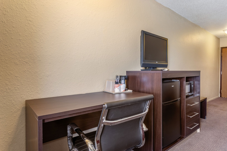 Others 5, Motel 6 Concordia, MO, Lafayette