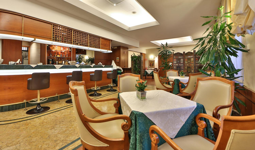Food & Drinks 5, Hotel Mirage, Sure Hotel Collection by Best Western, Milano
