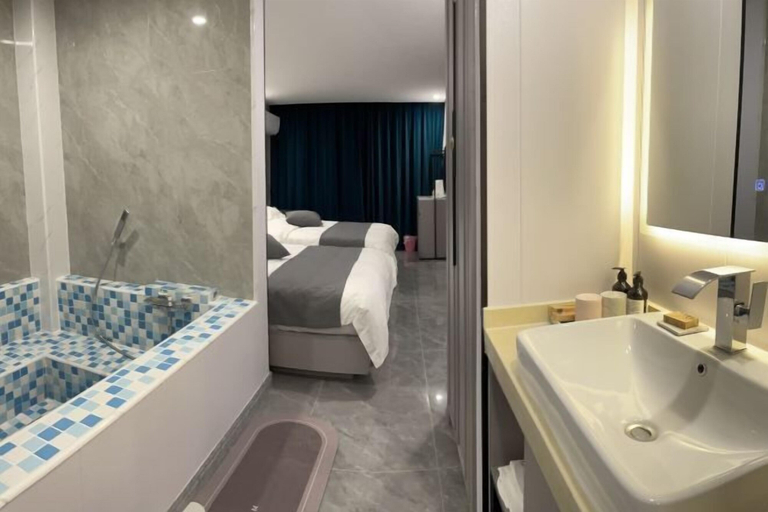 Bathroom 4, Baihe Anbian Holiday Village, Beijing