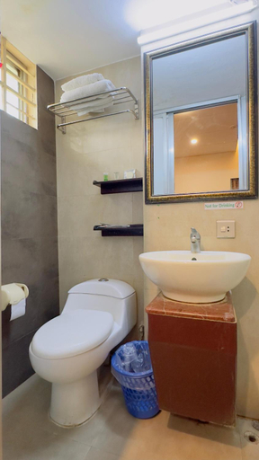 Bathroom 4, West Park Inn, Dhaka