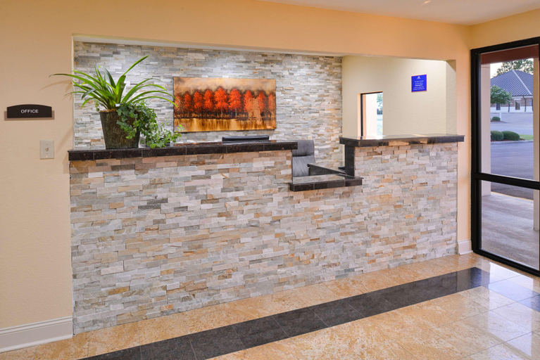 Public Area 2, Americas Best Value Inn Tupelo Barnes Crossing, Lee