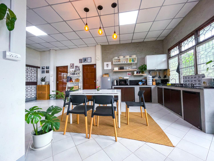 Food & Drinks 5, Silpasom ARTstay, Phunphin