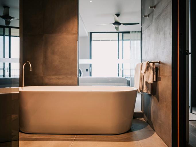 Bathroom 5, The Sebel Yarrawonga Silverwoods, Moira - East